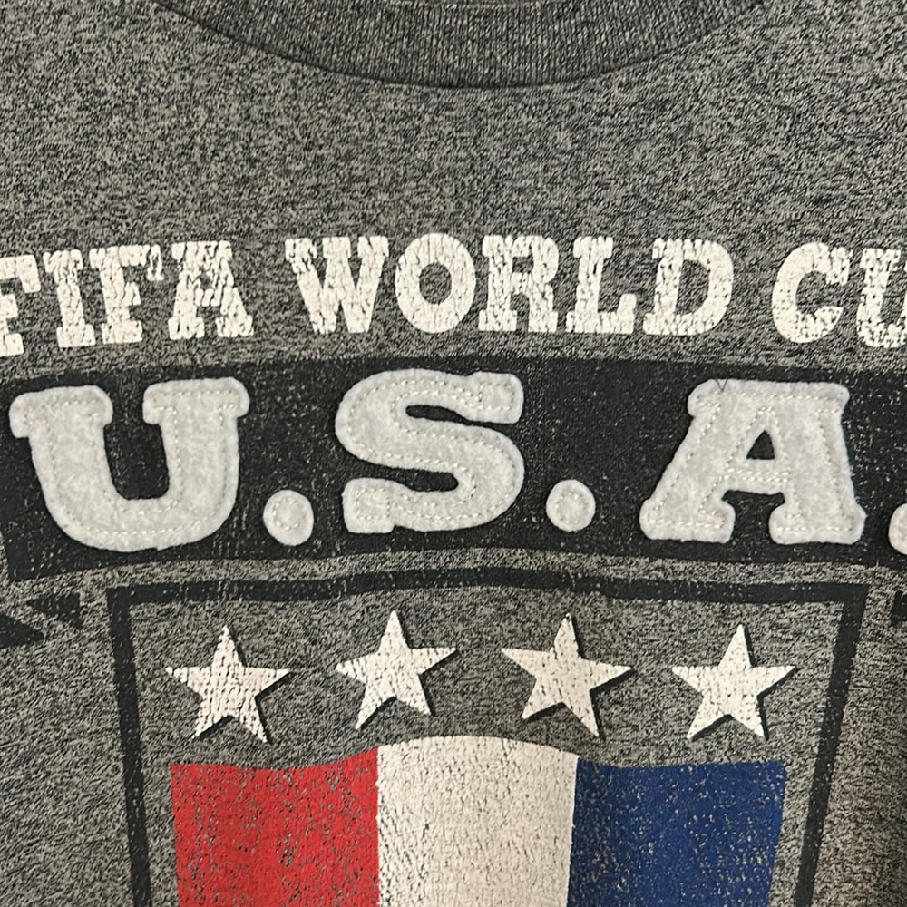 2014 FIFA USA World Cup Gray Soccer T-Shirt Size Large. Brazil 2014 - Picture 3 of 9
